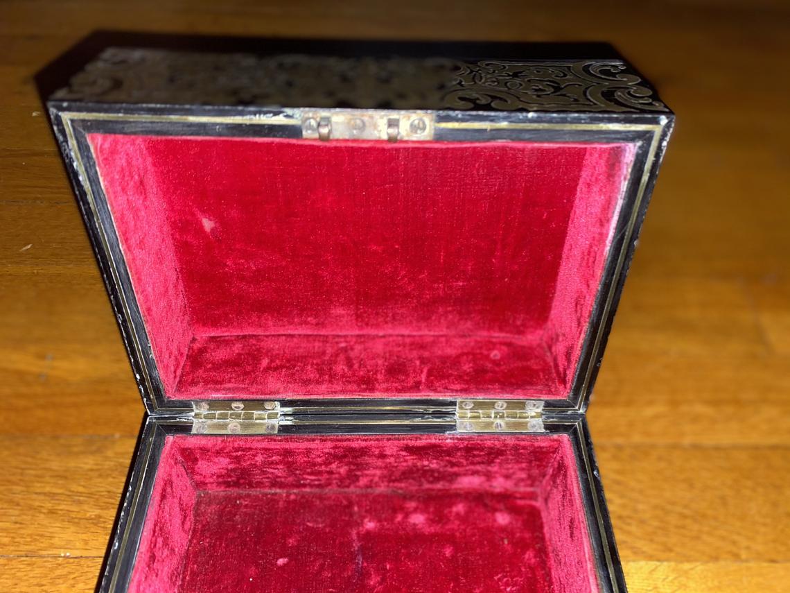 regency boulle box with barrons lock - view 6