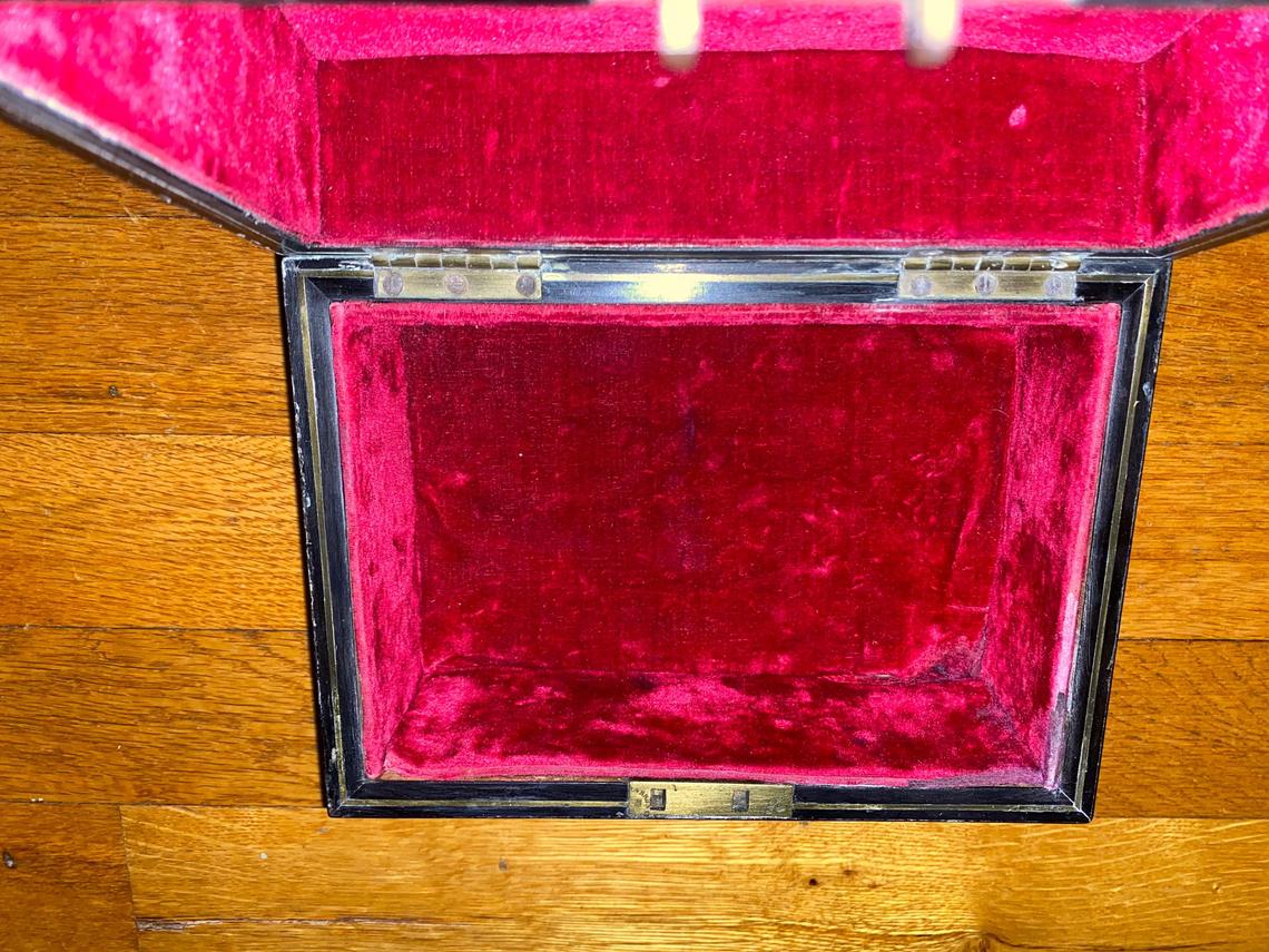 regency boulle box with barrons lock - view 9