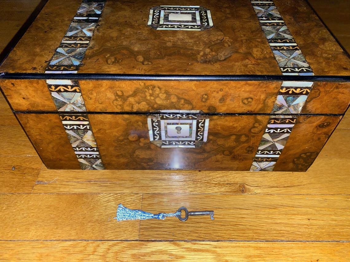 burr walnut writing slope mop abalone banding - view 4